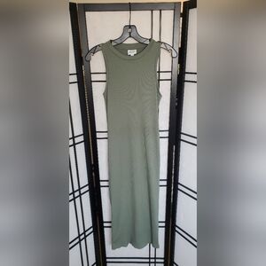 Sleeveless Green Ribbed Dress